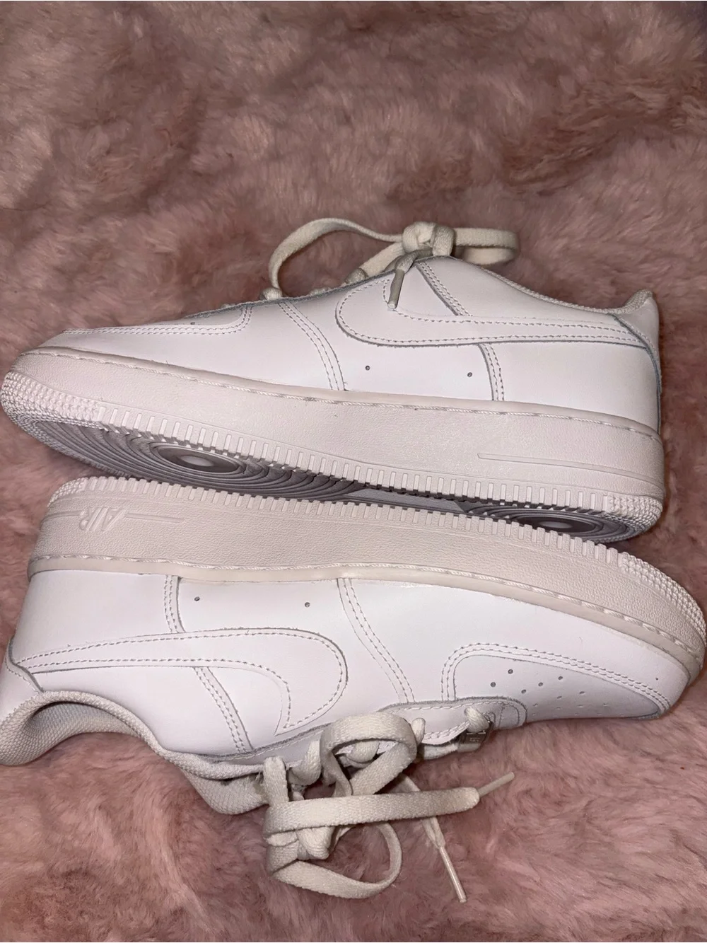Nike Women's White Low-Top Leather Sneakers